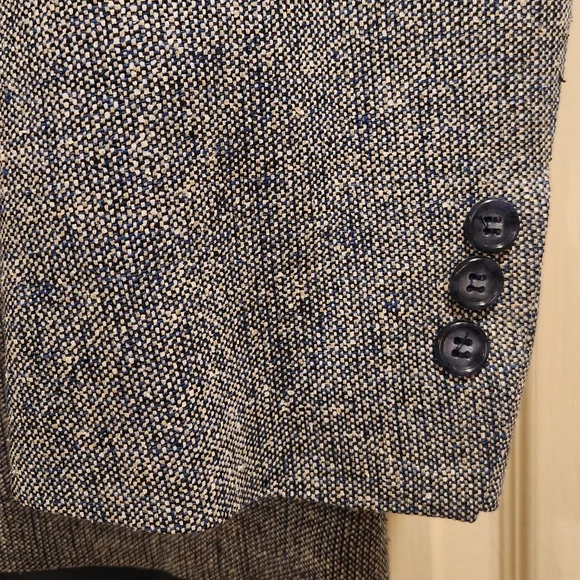 Men's Gray & Blue Accent Blazer - Picture 2 of 5